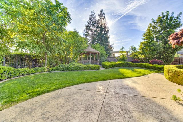 9388 Secretariat Ln, Elk Grove, CA 95624