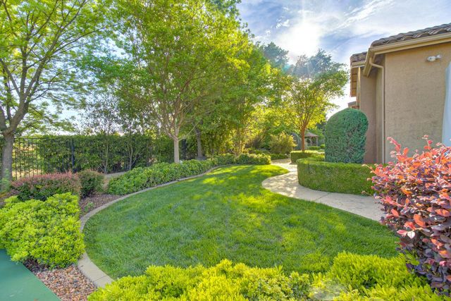 9388 Secretariat Ln, Elk Grove, CA 95624