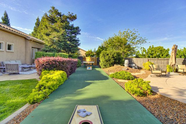 9388 Secretariat Ln, Elk Grove, CA 95624