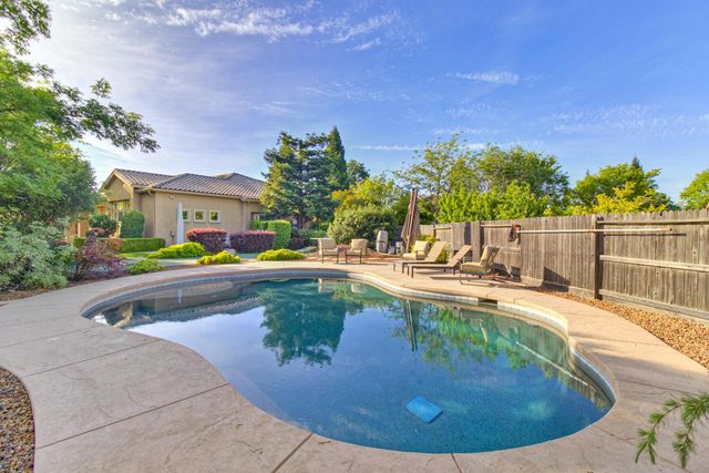 9388 Secretariat Ln, Elk Grove, CA 95624