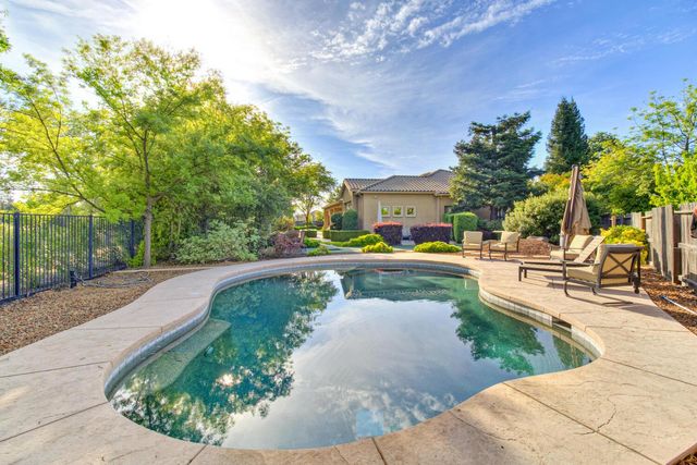 9388 Secretariat Ln, Elk Grove, CA 95624