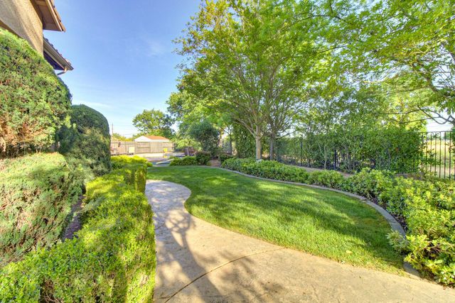 9388 Secretariat Ln, Elk Grove, CA 95624