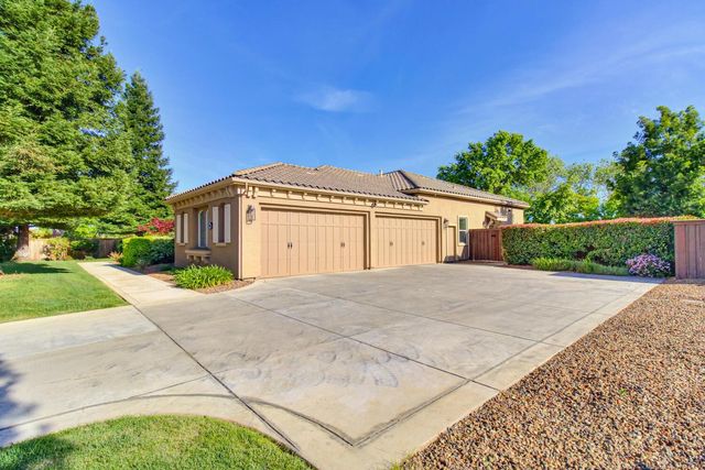9388 Secretariat Ln, Elk Grove, CA 95624