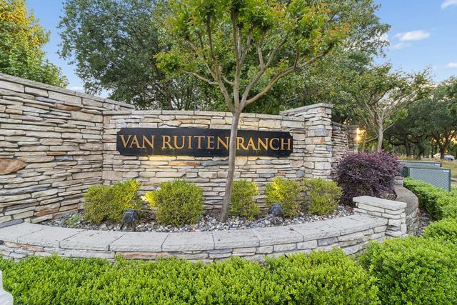 9388 Secretariat Ln, Elk Grove, CA 95624