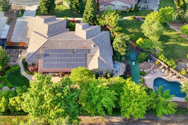 9388 Secretariat Ln, Elk Grove, CA 95624