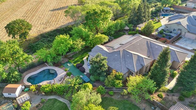 9388 Secretariat Ln, Elk Grove, CA 95624