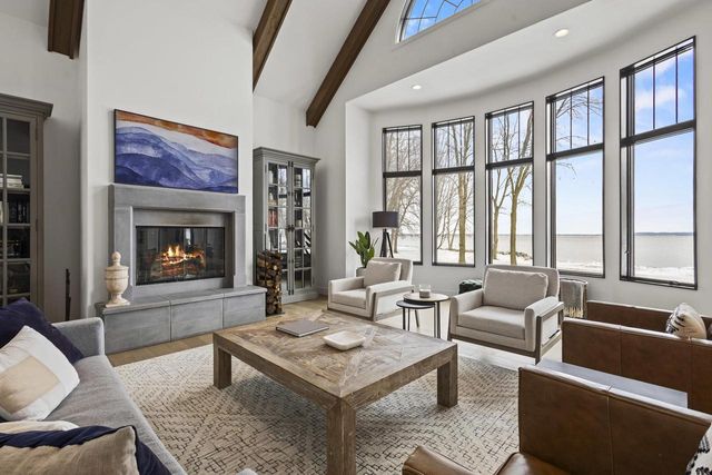 536 SUNRISE BAY ROAD, Neenah, WI 54956