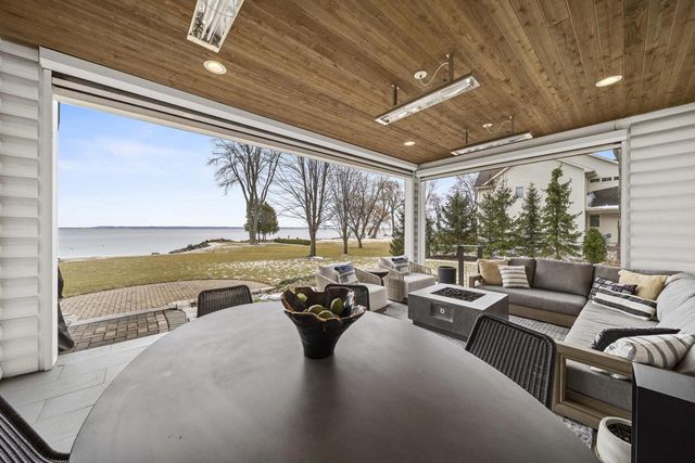 536 SUNRISE BAY ROAD, Neenah, WI 54956