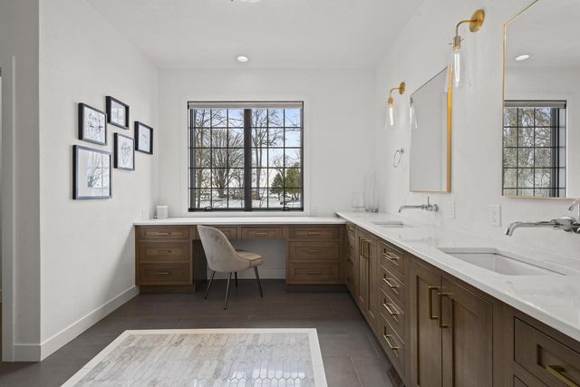 536 SUNRISE BAY ROAD, Neenah, WI 54956