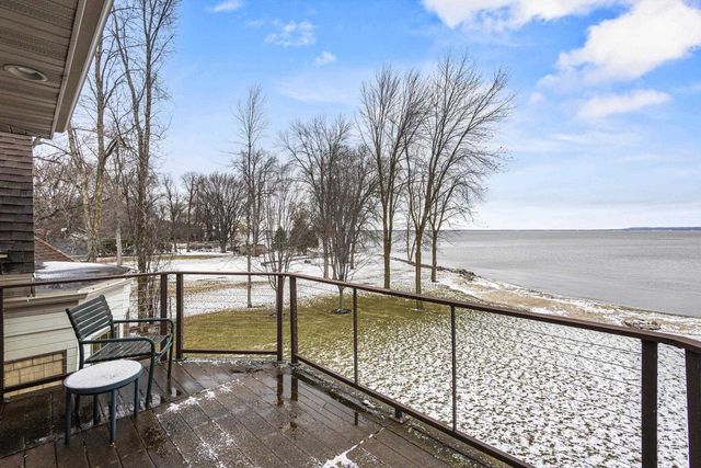 536 SUNRISE BAY ROAD, Neenah, WI 54956
