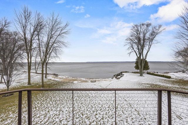 536 SUNRISE BAY ROAD, Neenah, WI 54956