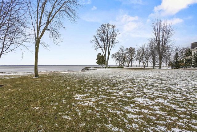 536 SUNRISE BAY ROAD, Neenah, WI 54956