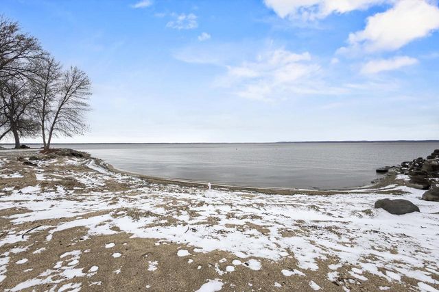 536 SUNRISE BAY ROAD, Neenah, WI 54956