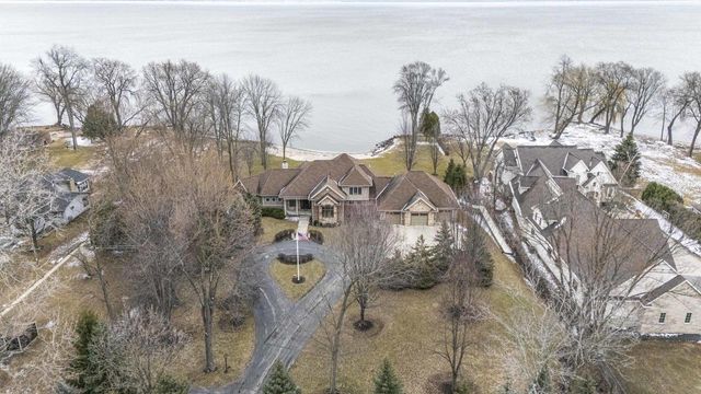 536 SUNRISE BAY ROAD, Neenah, WI 54956