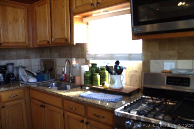 900 E Choctaw Avenue, Mcalester, OK 74501