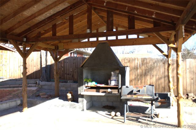 900 E Choctaw Avenue, Mcalester, OK 74501