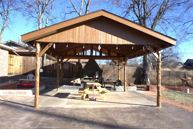 900 E Choctaw Avenue, Mcalester, OK 74501