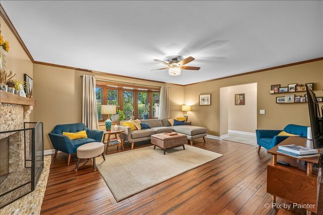 732 Hillside Court, Algonquin, IL 60102