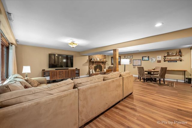 732 Hillside Court, Algonquin, IL 60102