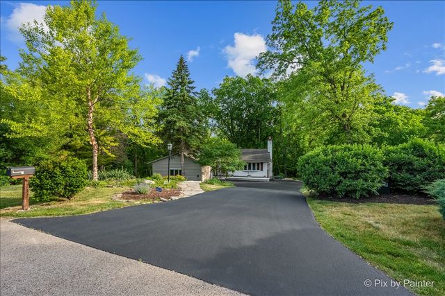 732 Hillside Court, Algonquin, IL 60102
