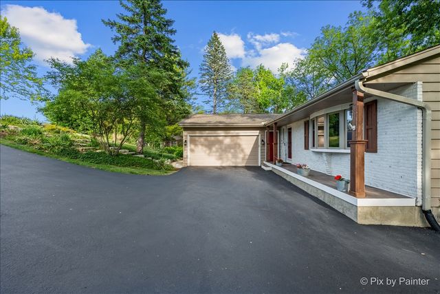 732 Hillside Court, Algonquin, IL 60102
