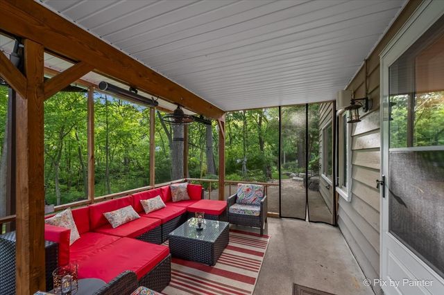 732 Hillside Court, Algonquin, IL 60102