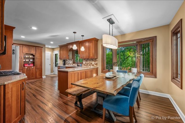 732 Hillside Court, Algonquin, IL 60102
