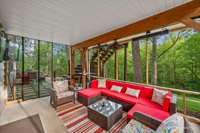 732 Hillside Court, Algonquin, IL 60102