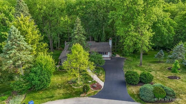 732 Hillside Court, Algonquin, IL 60102