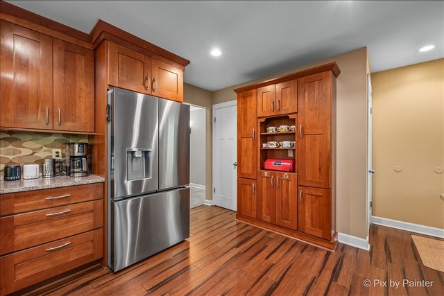 732 Hillside Court, Algonquin, IL 60102