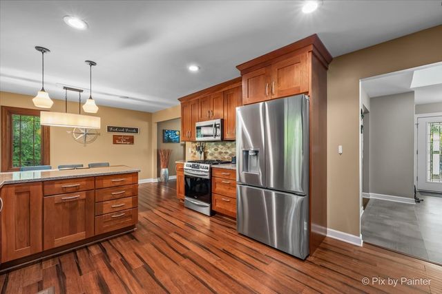 732 Hillside Court, Algonquin, IL 60102