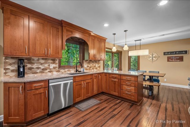 732 Hillside Court, Algonquin, IL 60102
