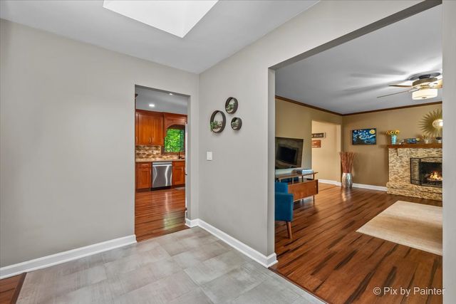 732 Hillside Court, Algonquin, IL 60102