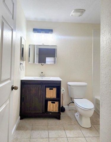 5961 Forest Hill Boulevard 101, West Palm Beach, FL 33415