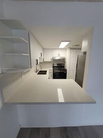 1624 NE 151st St 1624, Miami, FL 33162