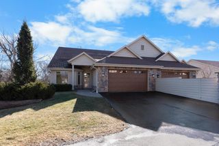 W126N7852 Riverview LANE #51, Menomonee Falls, WI 53051