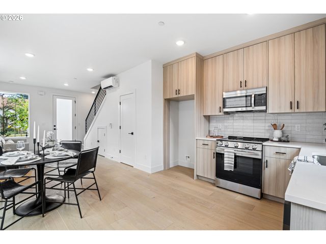 4380 Ne Going St, Portland, OR 97218