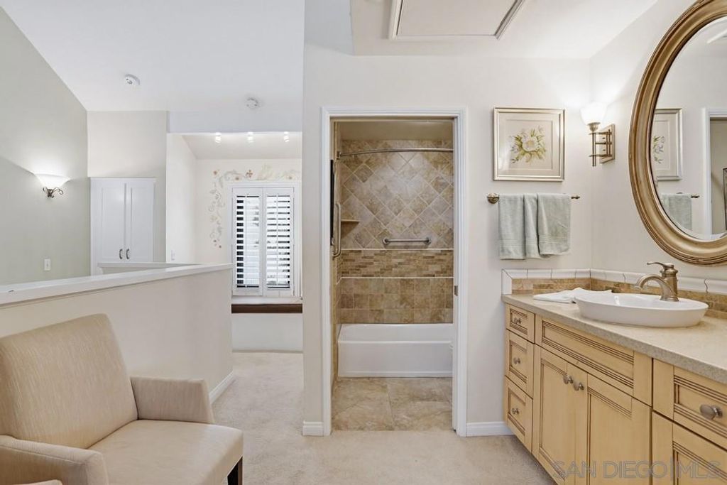 Image 18 of property listing at 3914 Voltaire, San Diego, CA 92107