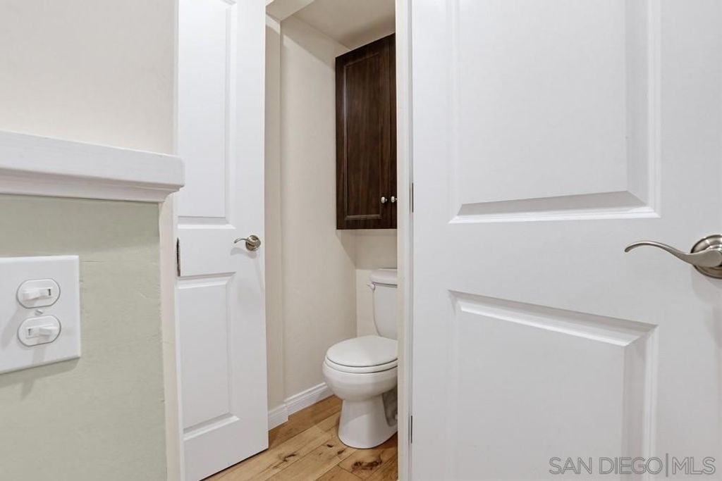 Image 21 of property listing at 3914 Voltaire, San Diego, CA 92107