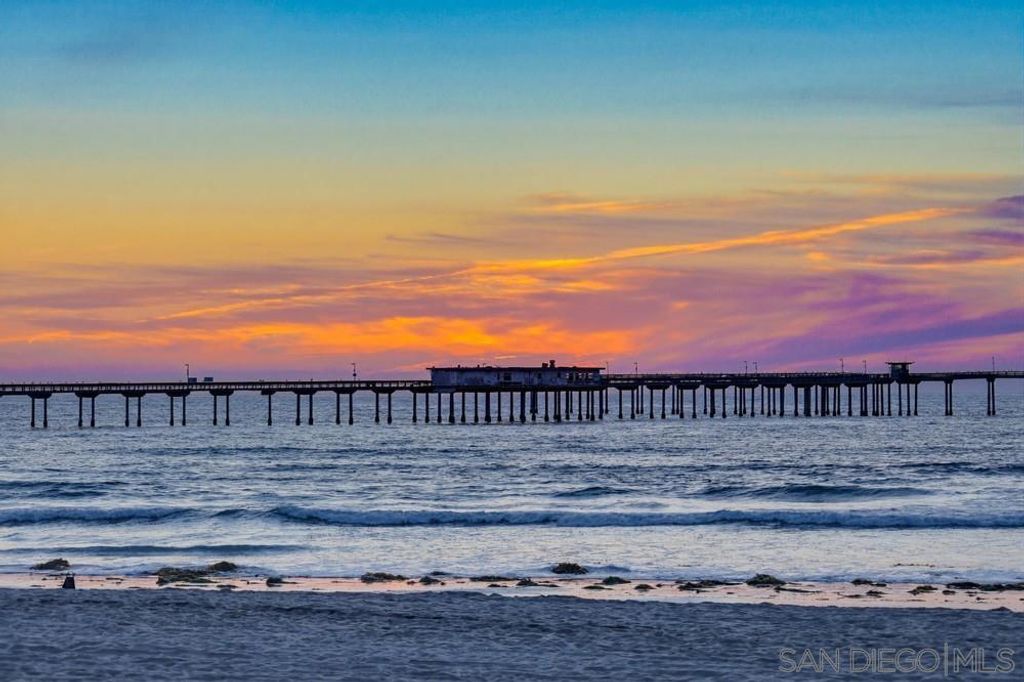 Image 27 of property listing at 3914 Voltaire, San Diego, CA 92107