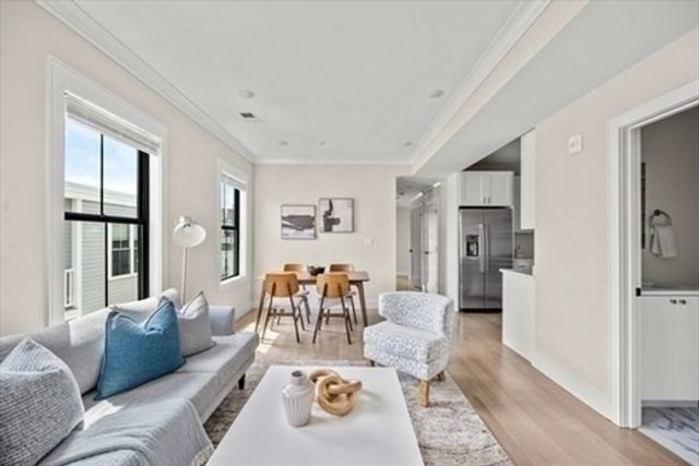 303 Maverick ph4, Boston, MA 02128