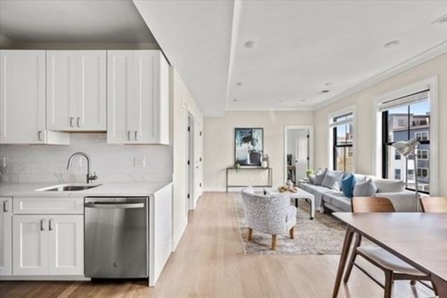 303 Maverick ph4, Boston, MA 02128