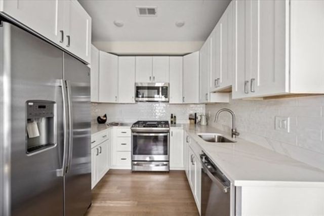 303 Maverick ph4, Boston, MA 02128