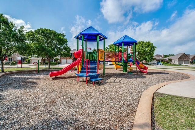 813 Lake Forest Trail, Little Elm, TX 75068