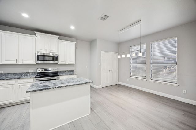 813 Lake Forest Trail, Little Elm, TX 75068