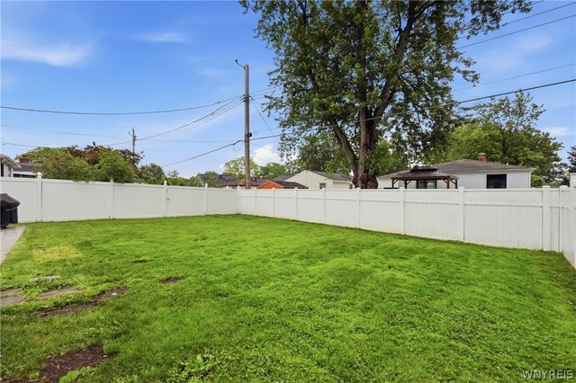 87 Bronx Drive, Cheektowaga, NY 14227