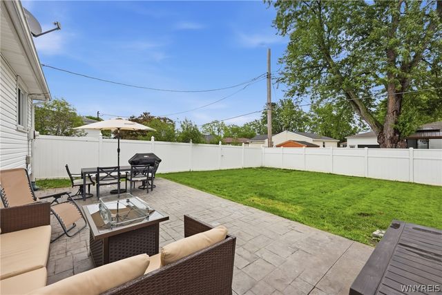 87 Bronx Drive, Cheektowaga, NY 14227