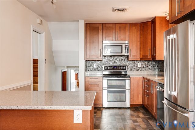 9407 Claymont Dr, Henrico, VA 23229