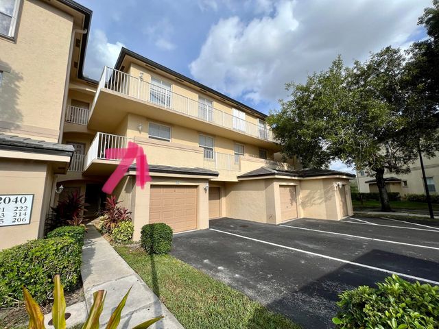 2040 Greenview Shores Boulevard 214, Wellington, FL 33414