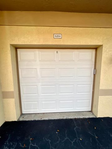 2040 Greenview Shores Boulevard 214, Wellington, FL 33414